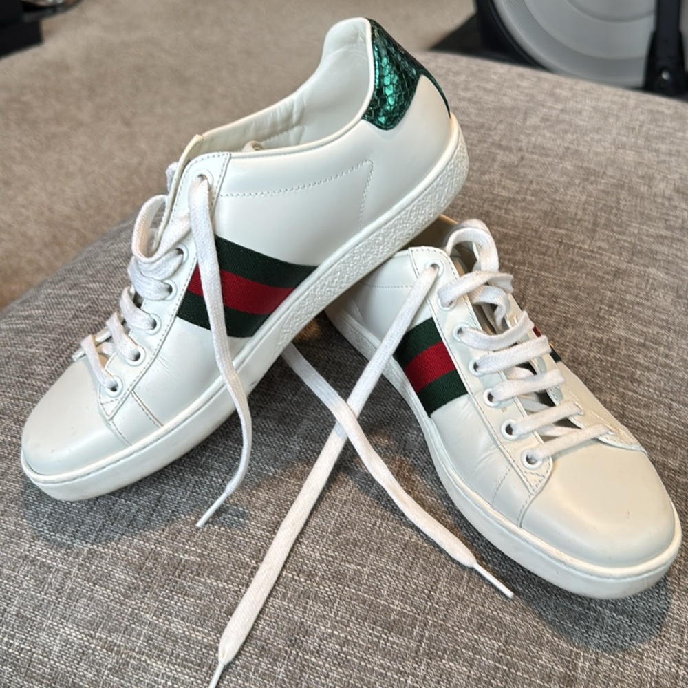 Gucci White Leather Sneakers with Green and Red Web and Metallic Green Heel
